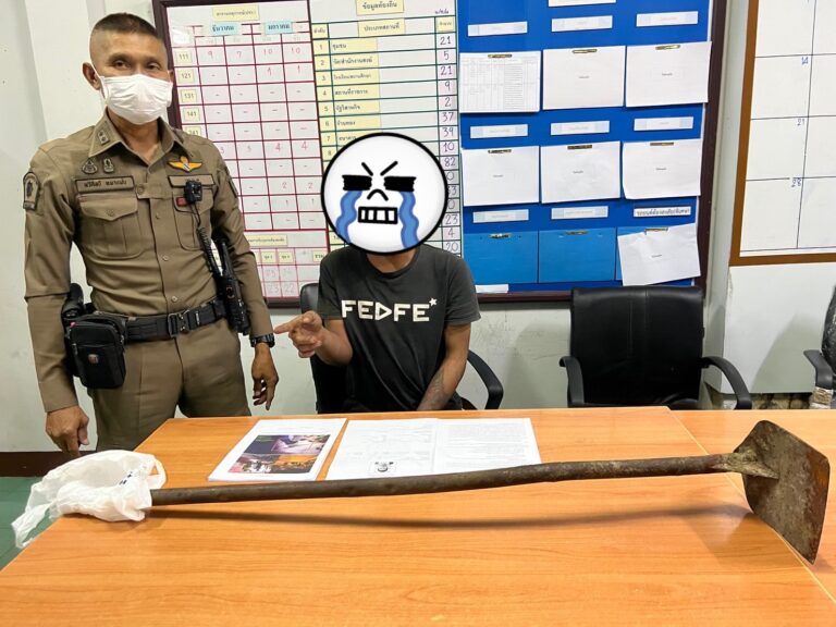 รวบแล้ว❗️หนุ่มโหด ใช้จอบทุบหัวเพื่อน